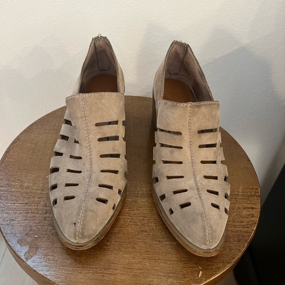 1. State Women’s Beige Leather Booties Size 7.5 - Picture 4 of 9